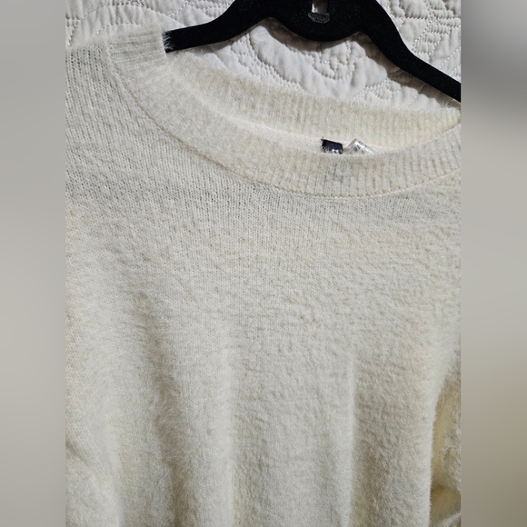 Soft Sweater - Picture 2 of 2